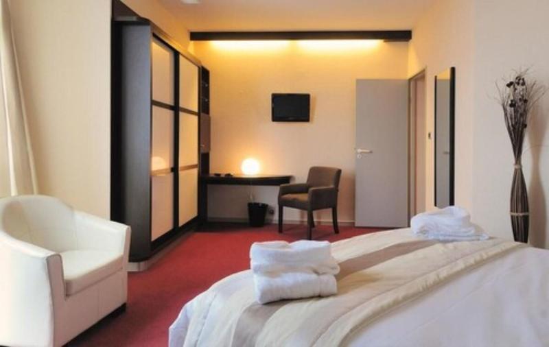 Le H - Hotel & Restaurant Барр Экстерьер фото